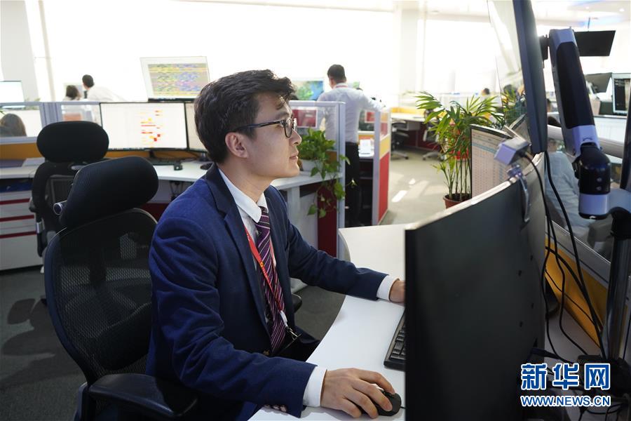 （關(guān)注春運·圖文互動）（1）有一種堅守 叫為了團聚的別離